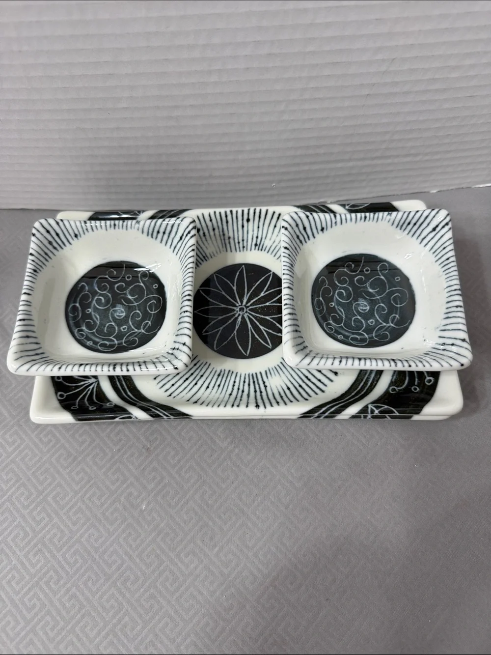 Vintage Crate & Barrel Akira Japanese Sushi Plates and Dipping Bowls Set for 2